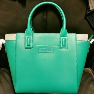 *30 minute FLASH SALE!!!Vera Bradley Satchel